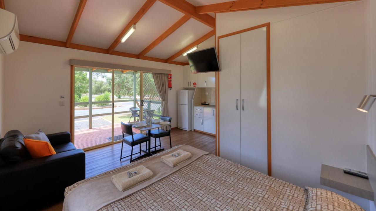 Cobar Caravan Park Esterno foto