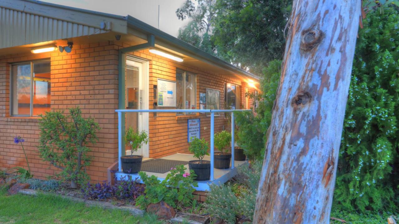 Cobar Caravan Park Esterno foto
